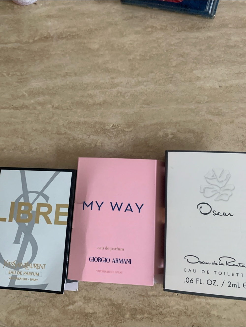 Assorted Designer sample Five fragrances - Picture 5 of 5